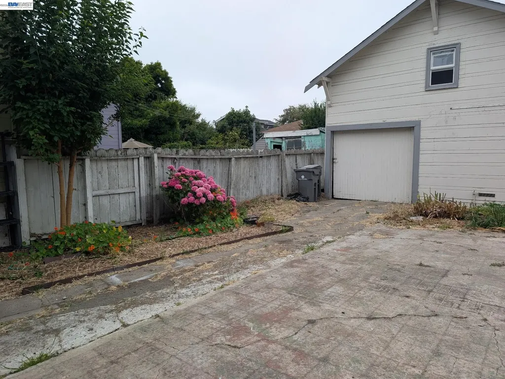 3873 West Street Oakland CA 94608