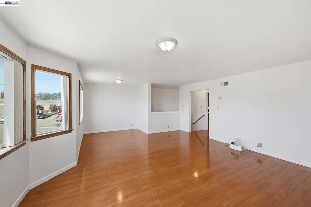 438 Leland Avenue San Francisco CA 94134