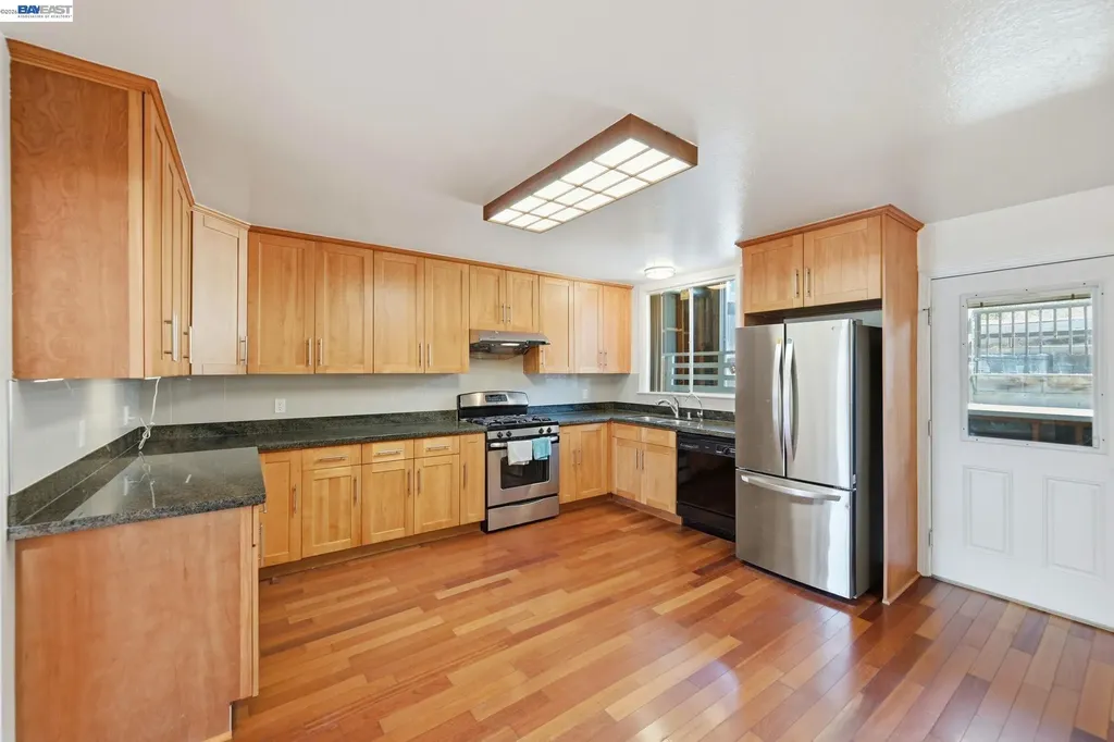 438 Leland Avenue San Francisco CA 94134