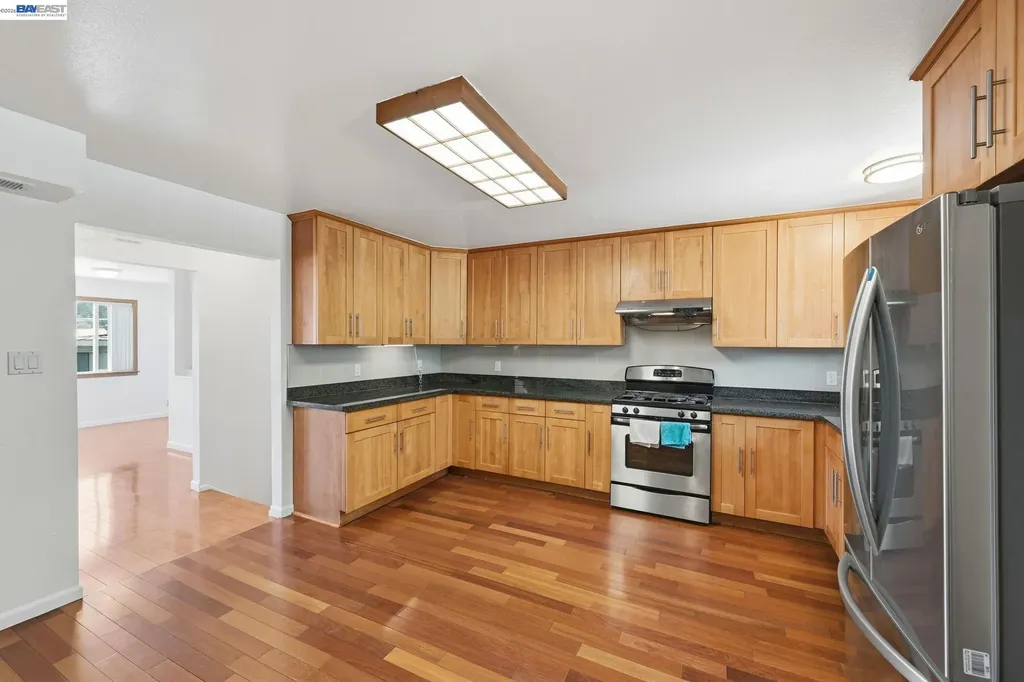 438 Leland Avenue San Francisco CA 94134