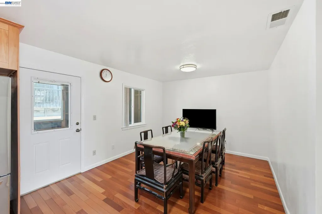 438 Leland Avenue San Francisco CA 94134