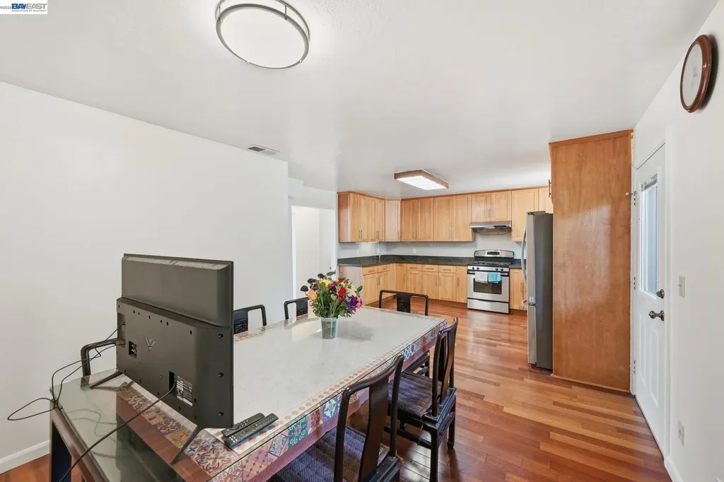 438 Leland Avenue San Francisco CA 94134