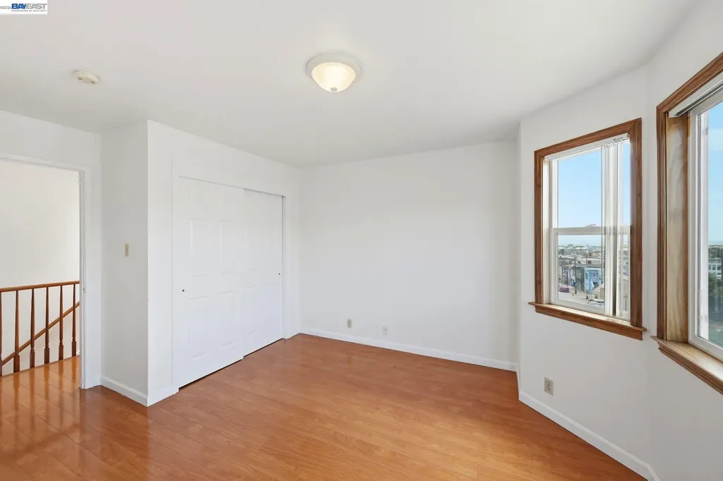 438 Leland Avenue San Francisco CA 94134