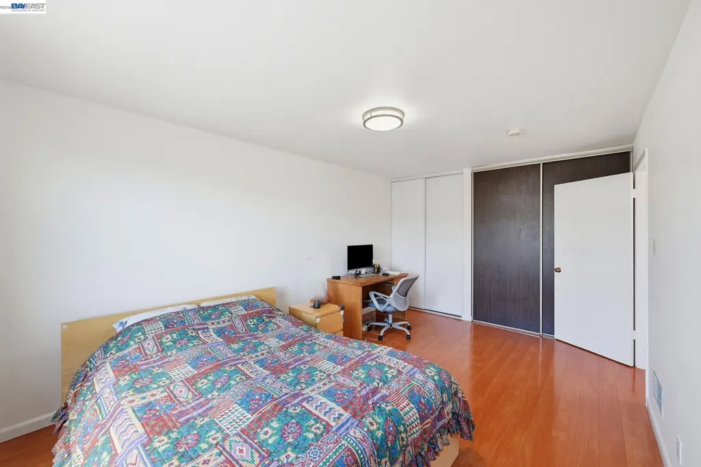438 Leland Avenue San Francisco CA 94134