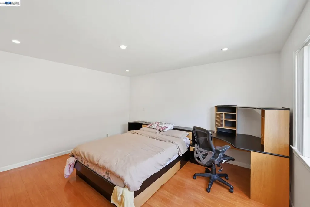 438 Leland Avenue San Francisco CA 94134