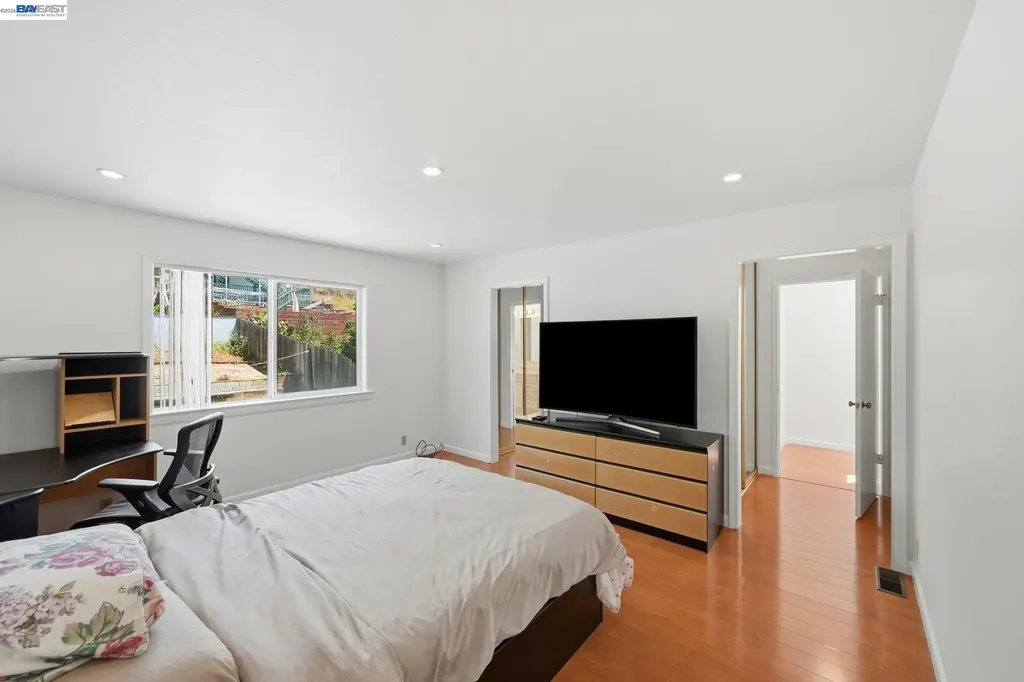 438 Leland Avenue San Francisco CA 94134