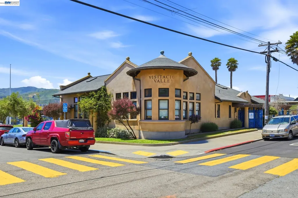 438 Leland Avenue San Francisco CA 94134