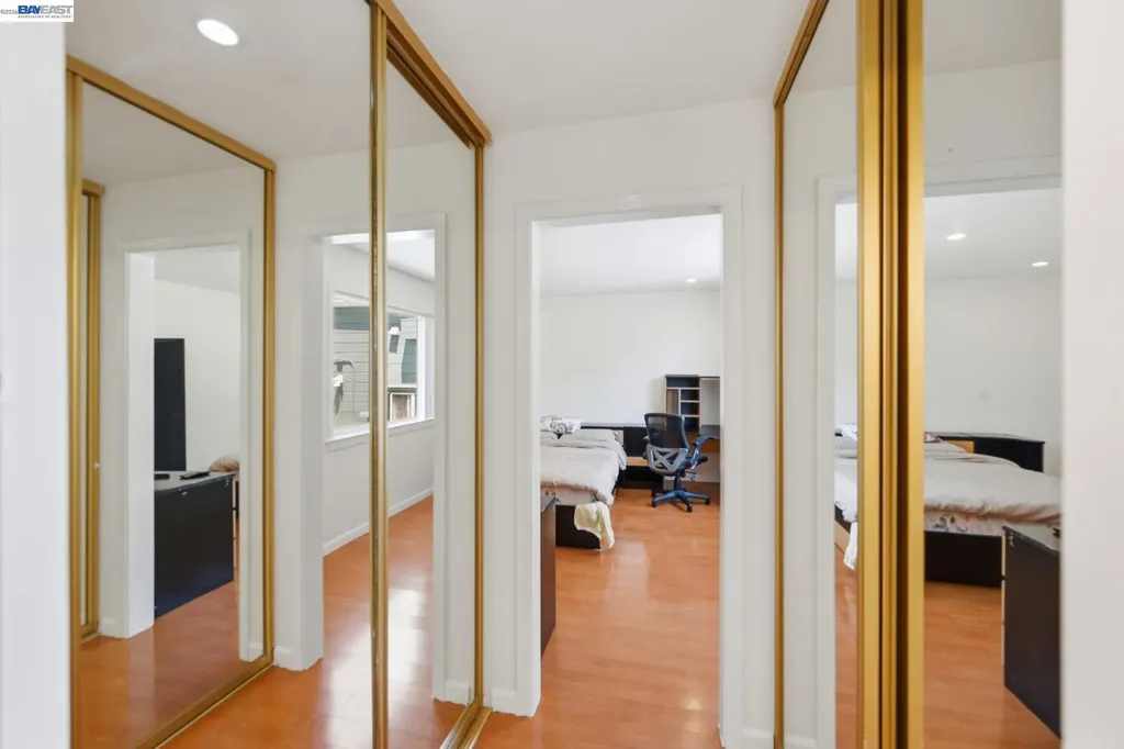 438 Leland Avenue San Francisco CA 94134