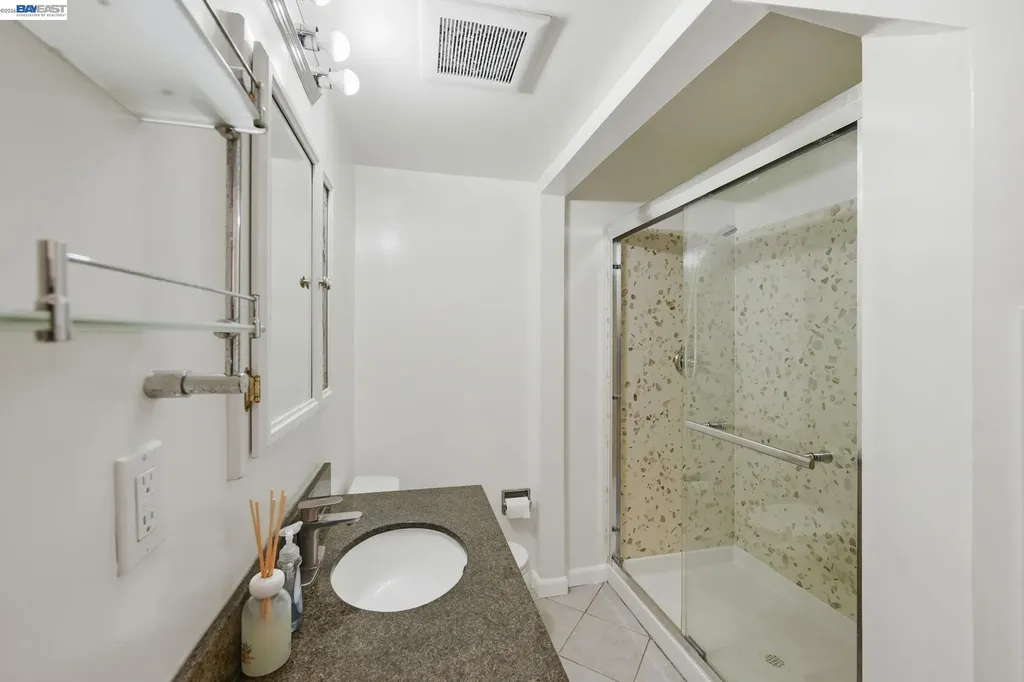 438 Leland Avenue San Francisco CA 94134