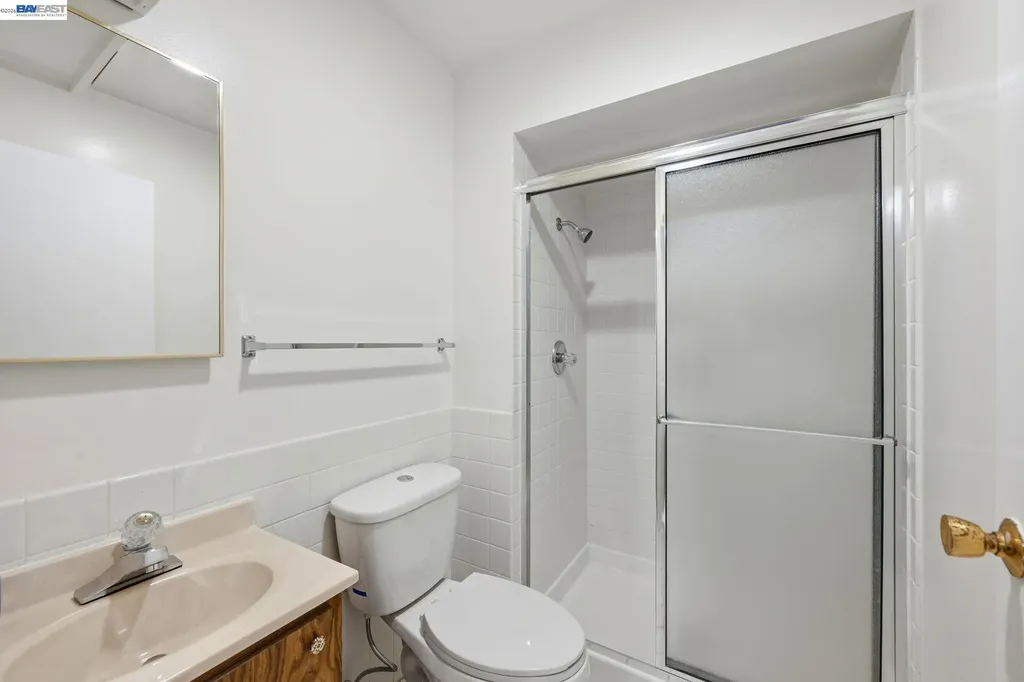 438 Leland Avenue San Francisco CA 94134