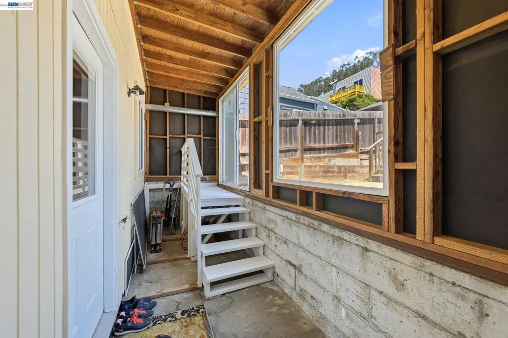 438 Leland Avenue San Francisco CA 94134