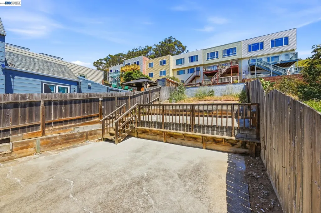 438 Leland Avenue San Francisco CA 94134
