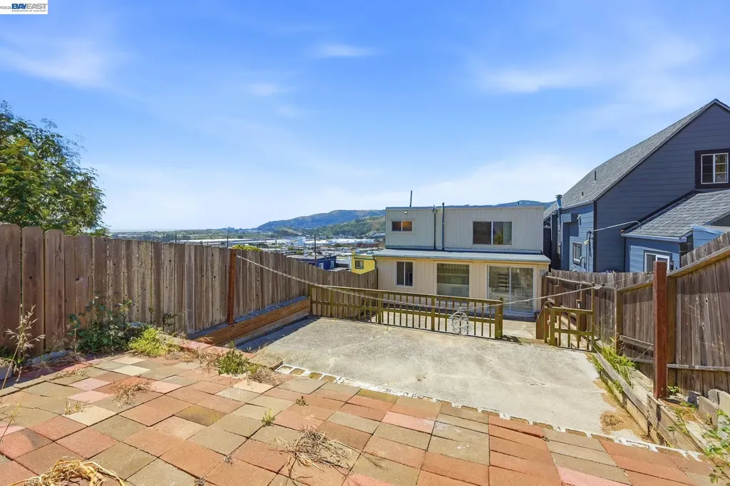 438 Leland Avenue San Francisco CA 94134