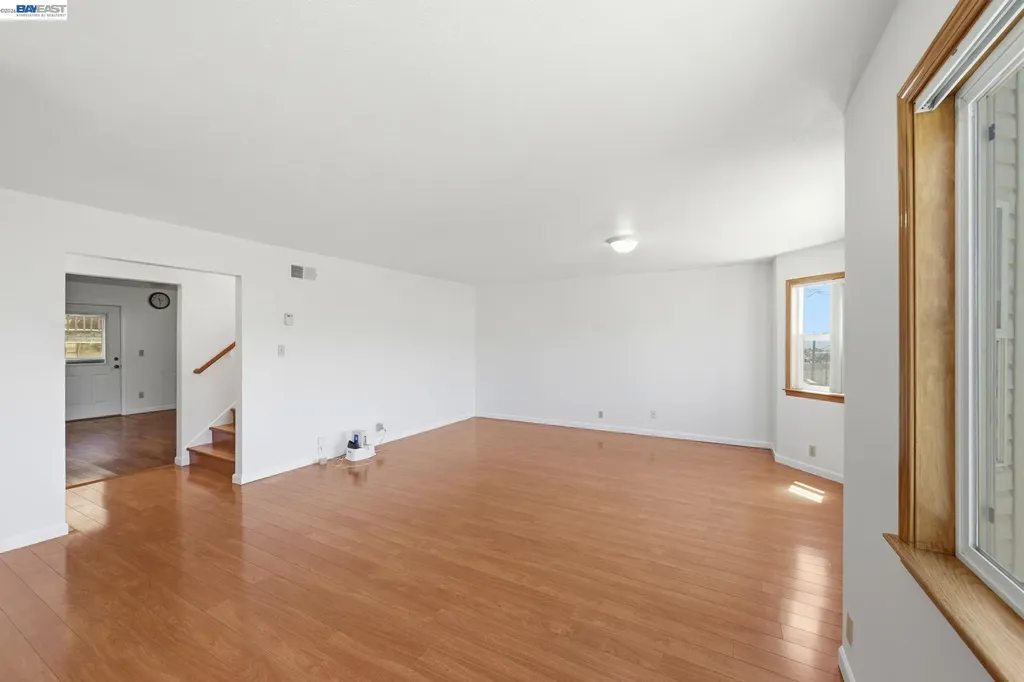 438 Leland Avenue San Francisco CA 94134