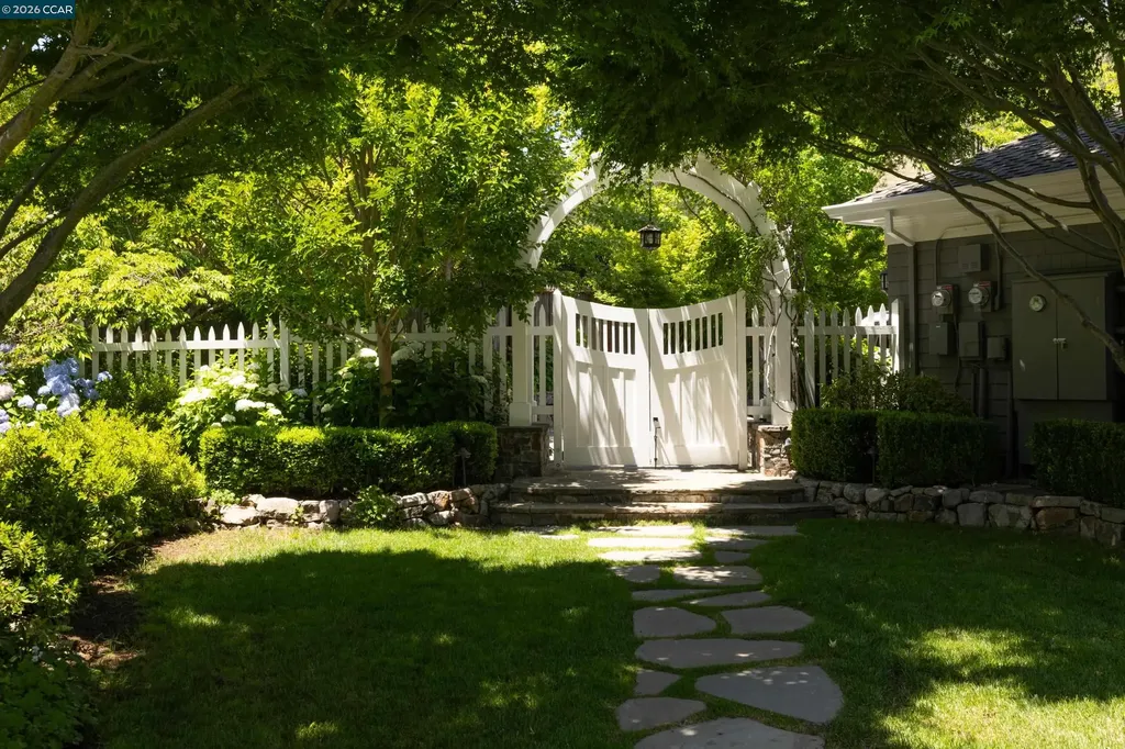 3937 Happy Valley Road Lafayette CA 94549
