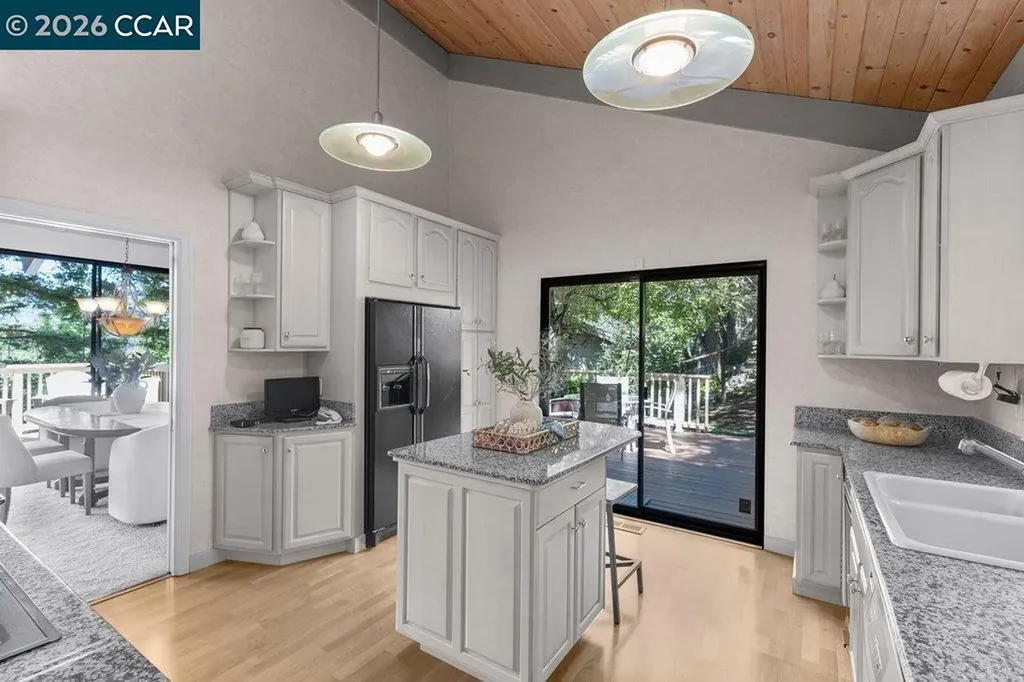 50 Altarinda Drive Orinda CA 94563
