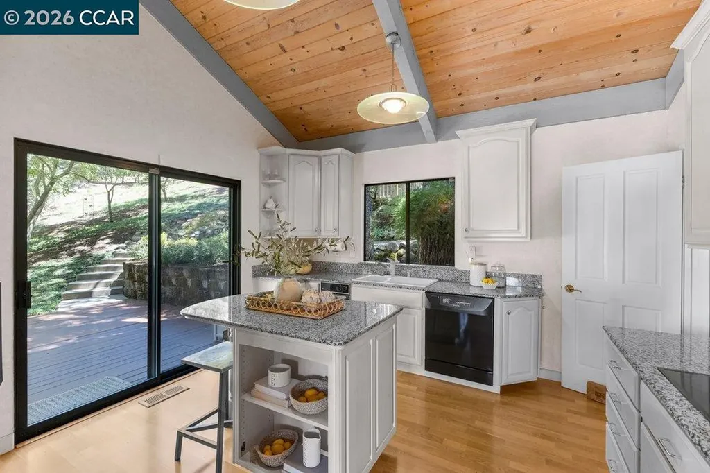 50 Altarinda Drive Orinda CA 94563