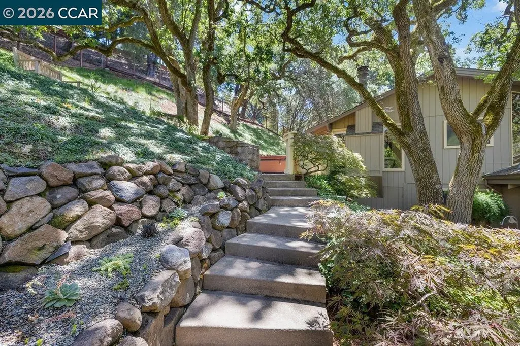 50 Altarinda Drive Orinda CA 94563