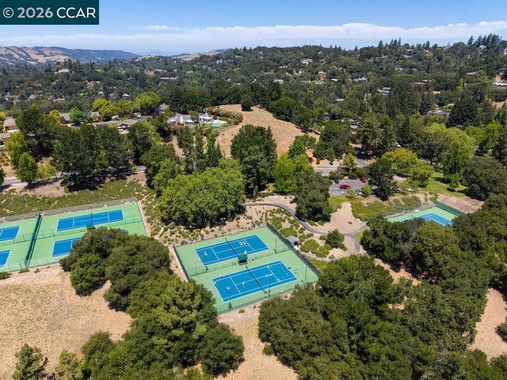 50 Altarinda Drive Orinda CA 94563