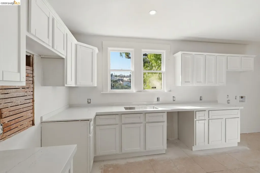 5320 El Camile Avenue Oakland CA 94619