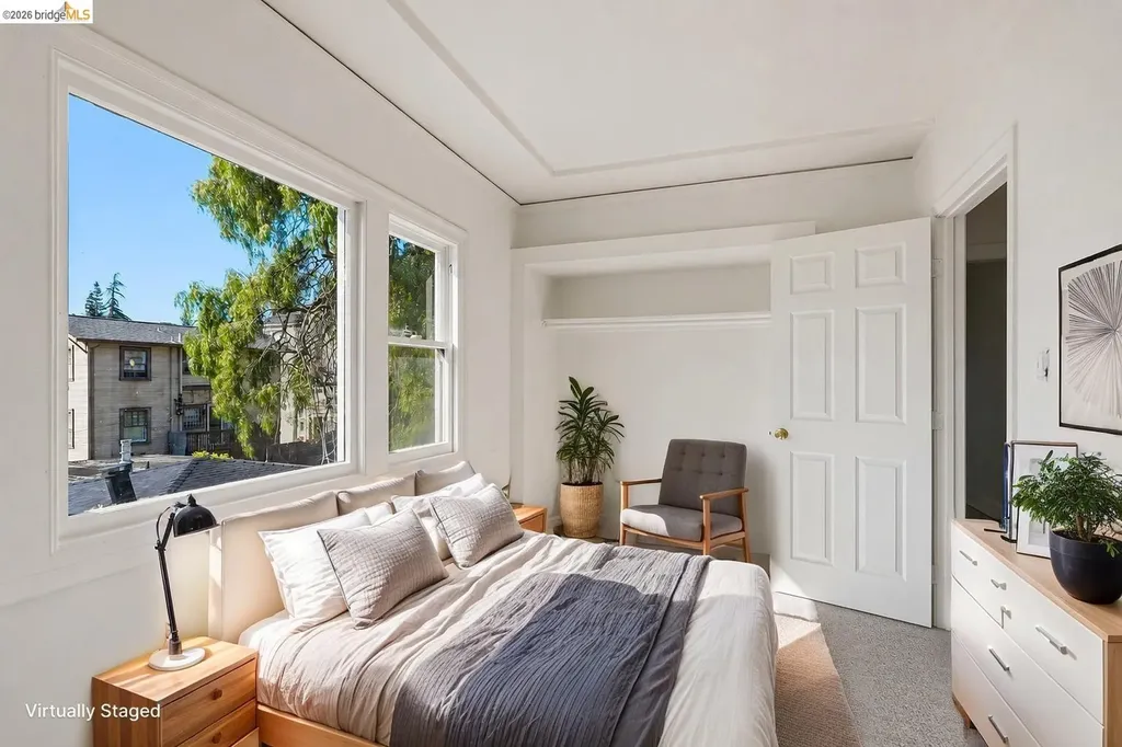 5320 El Camile Avenue Oakland CA 94619