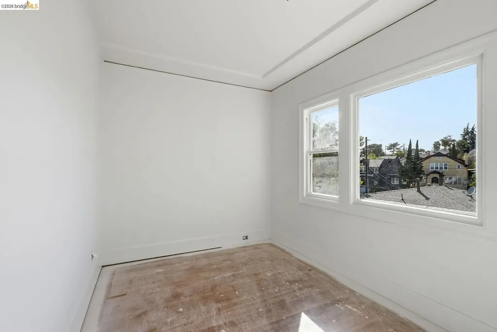 5320 El Camile Avenue Oakland CA 94619