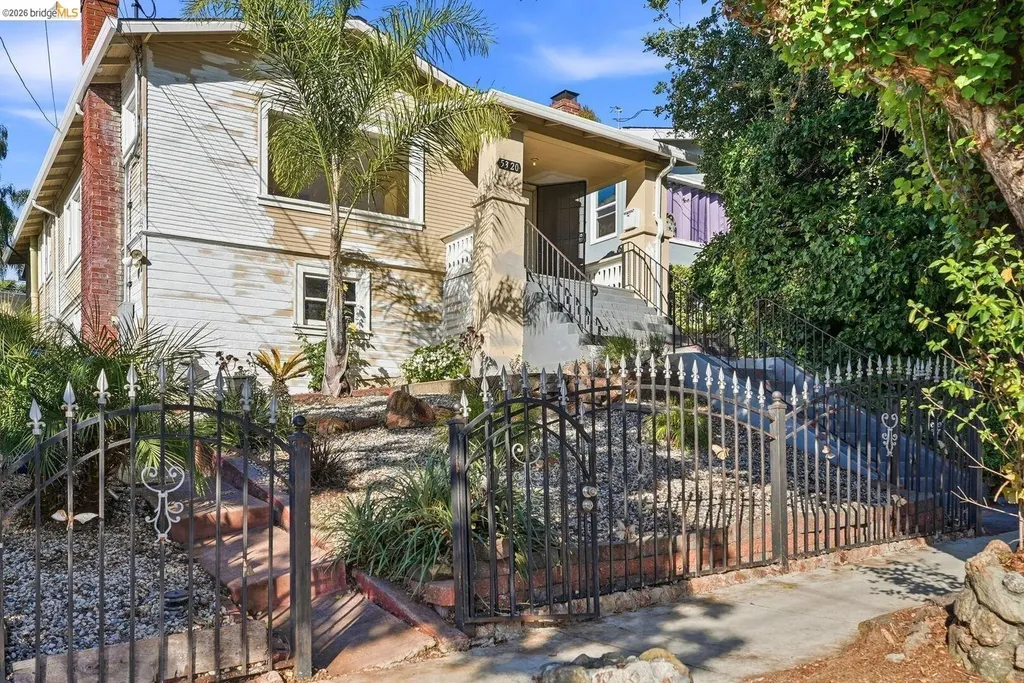 5320 El Camile Avenue Oakland CA 94619