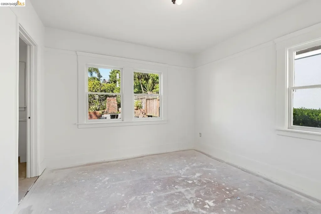 5320 El Camile Avenue Oakland CA 94619