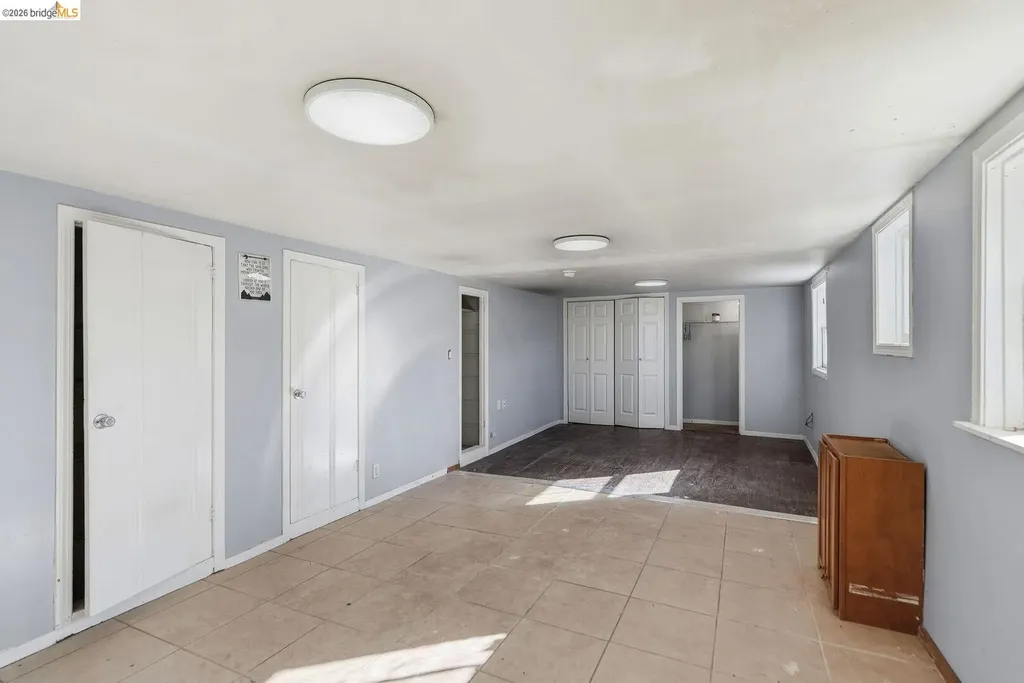 5320 El Camile Avenue Oakland CA 94619