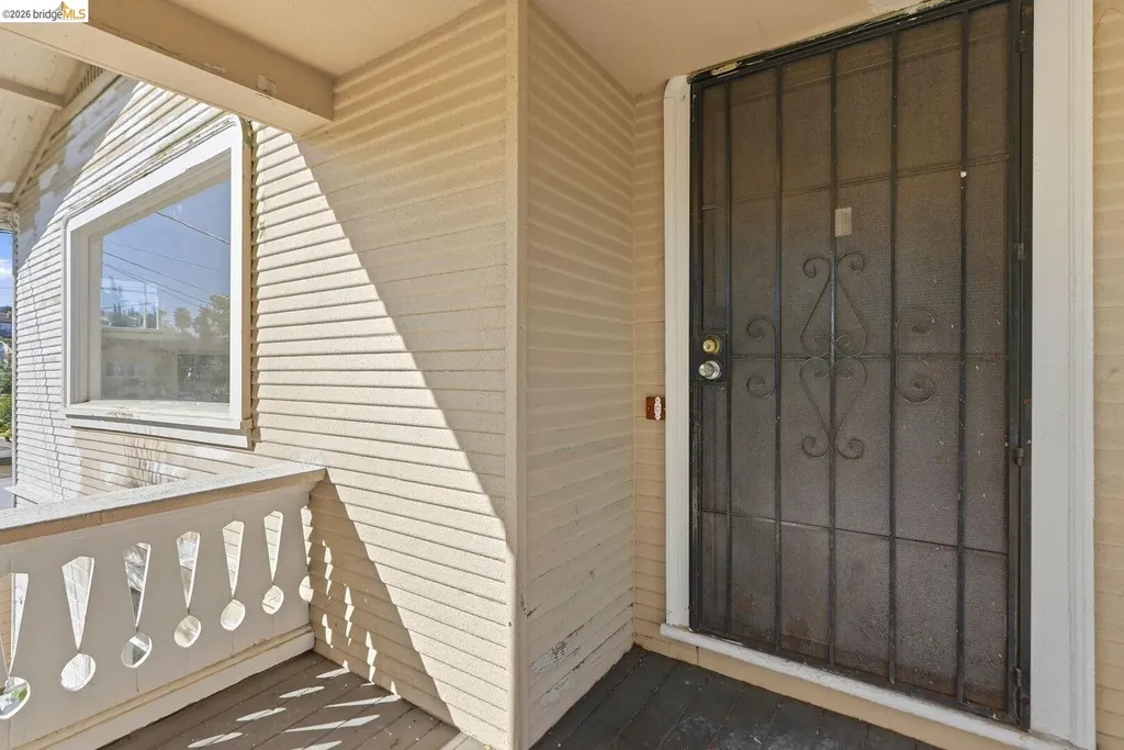 5320 El Camile Avenue Oakland CA 94619