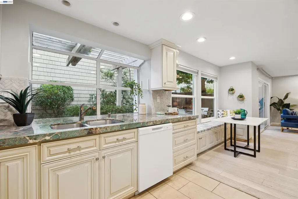 30 Sea Bridge Alameda CA 94502