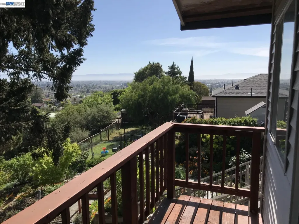1210 Highland Boulevard Hayward CA 94542