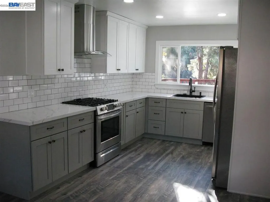 1210 Highland Boulevard Hayward CA 94542