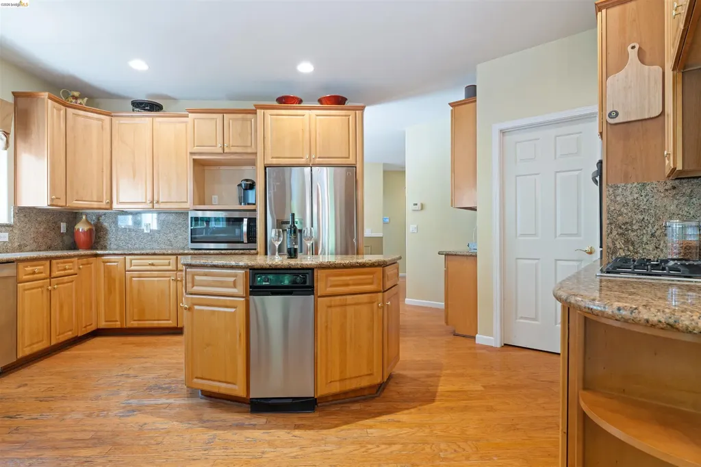 628 Stanley Lane El Sobrante CA 94803