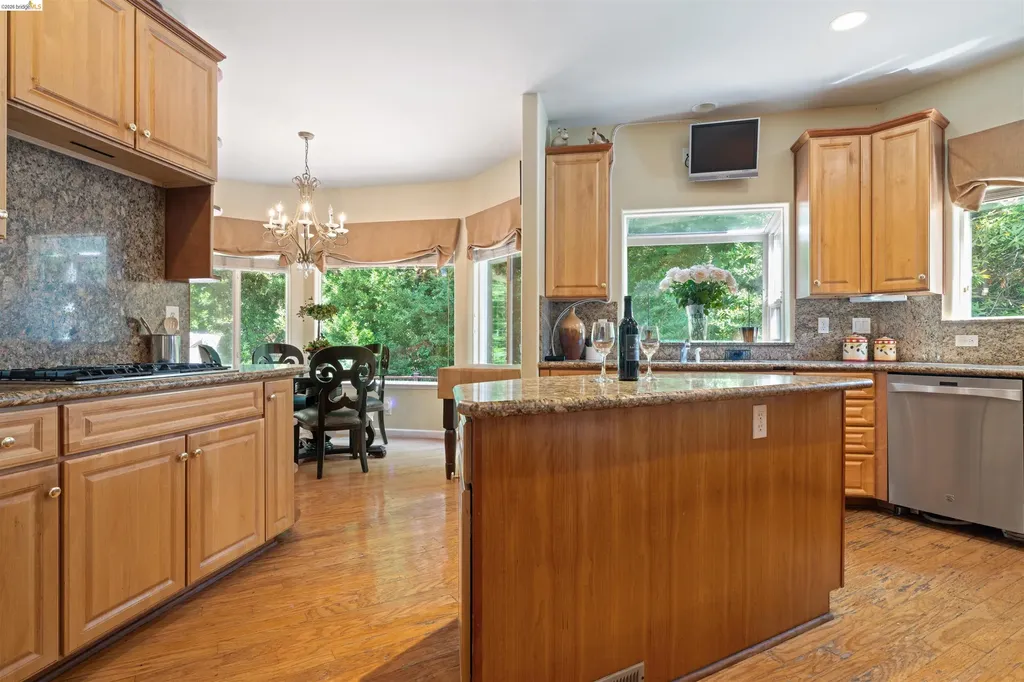 628 Stanley Lane El Sobrante CA 94803