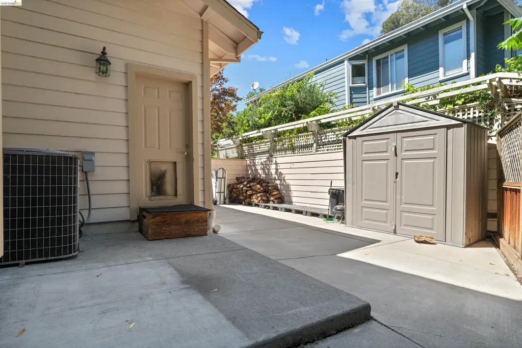 628 Stanley Lane El Sobrante CA 94803