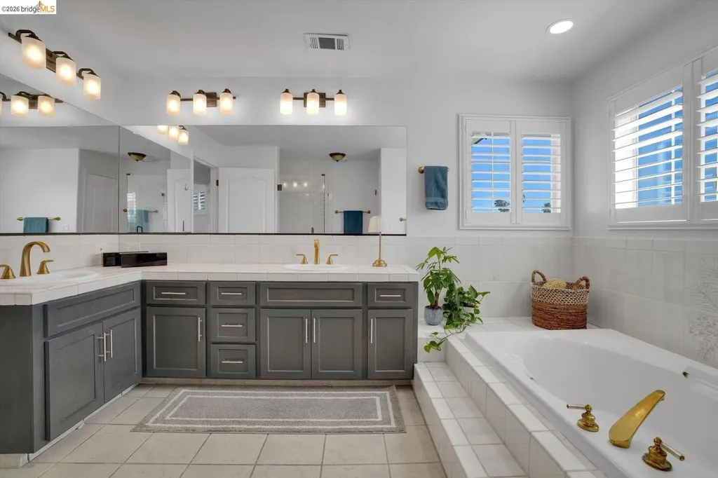 5530 Edgeview Drive Discovery Bay CA 94505