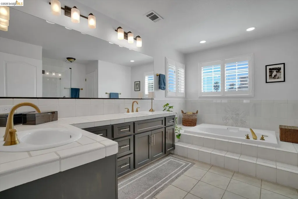 5530 Edgeview Drive Discovery Bay CA 94505