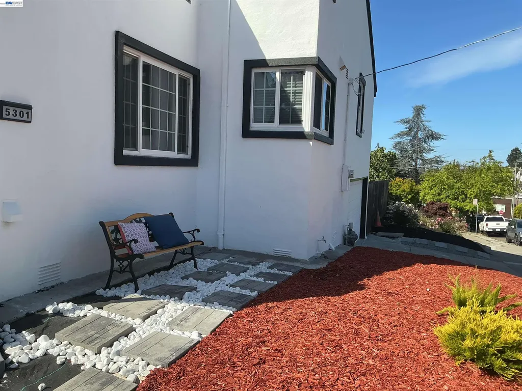 5301 Brann Street Oakland CA 94619