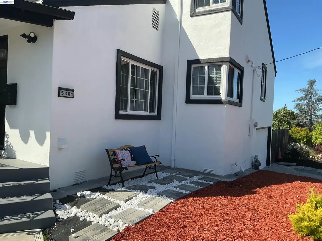 5301 Brann Street Oakland CA 94619
