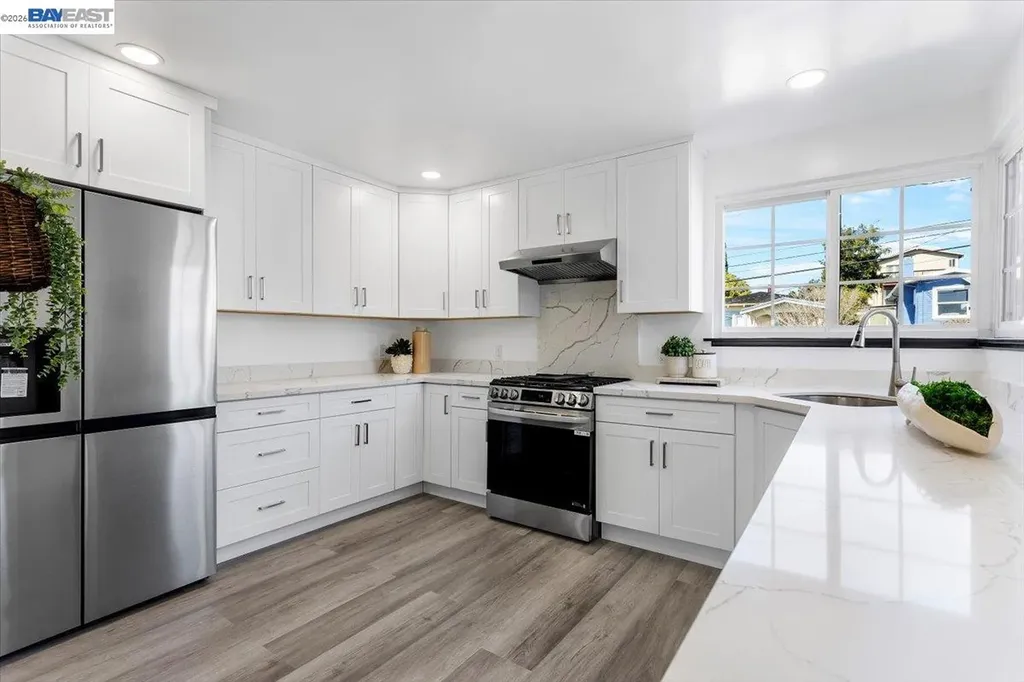 5301 Brann Street Oakland CA 94619