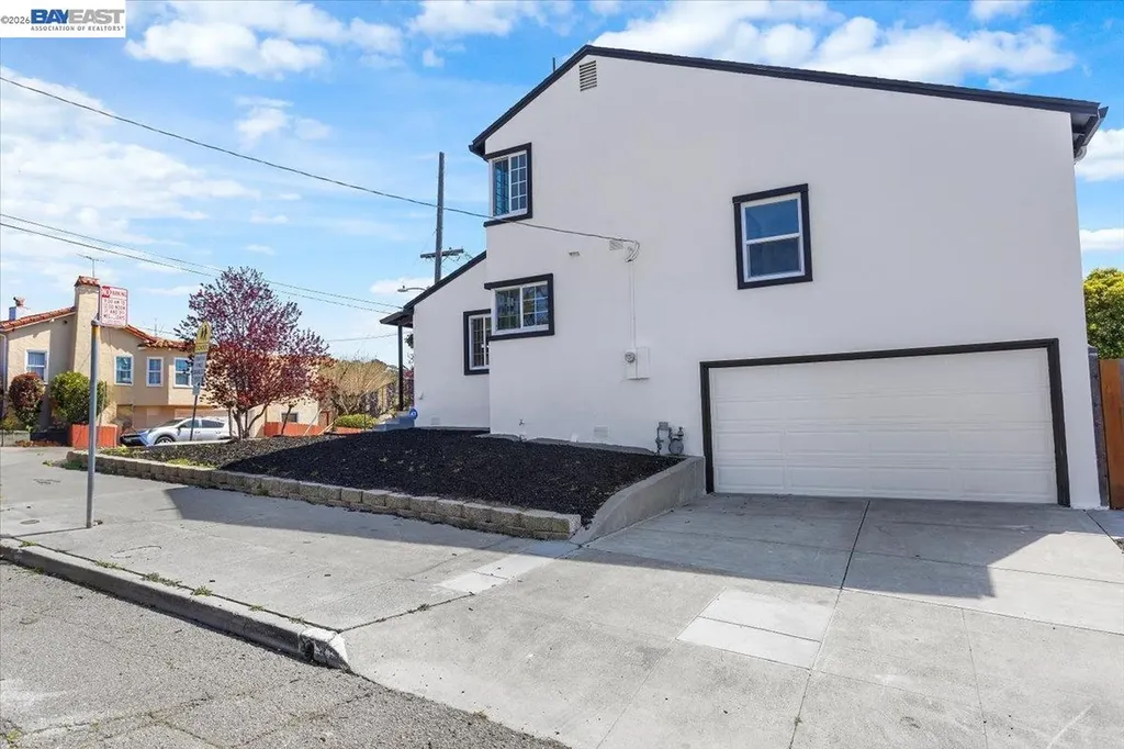 5301 Brann Street Oakland CA 94619