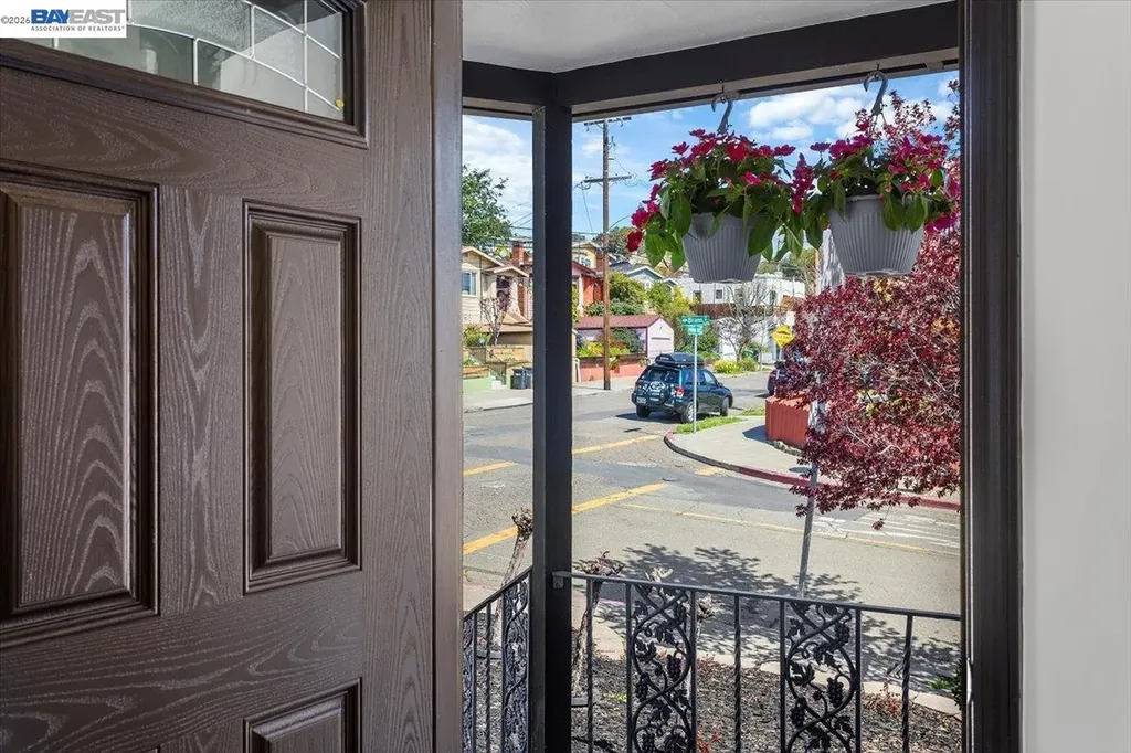 5301 Brann Street Oakland CA 94619