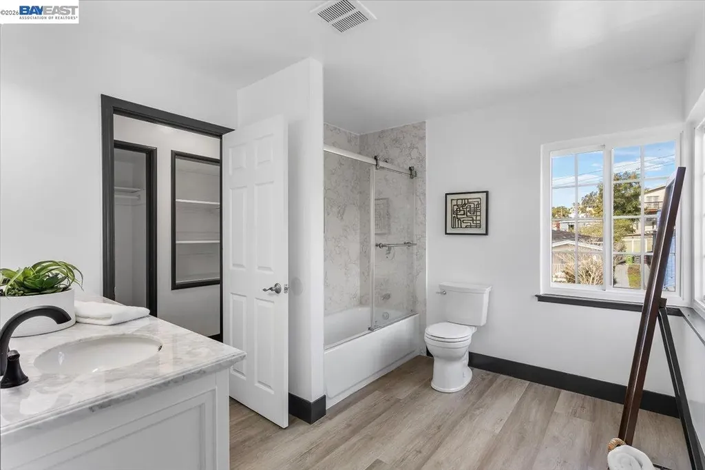 5301 Brann Street Oakland CA 94619