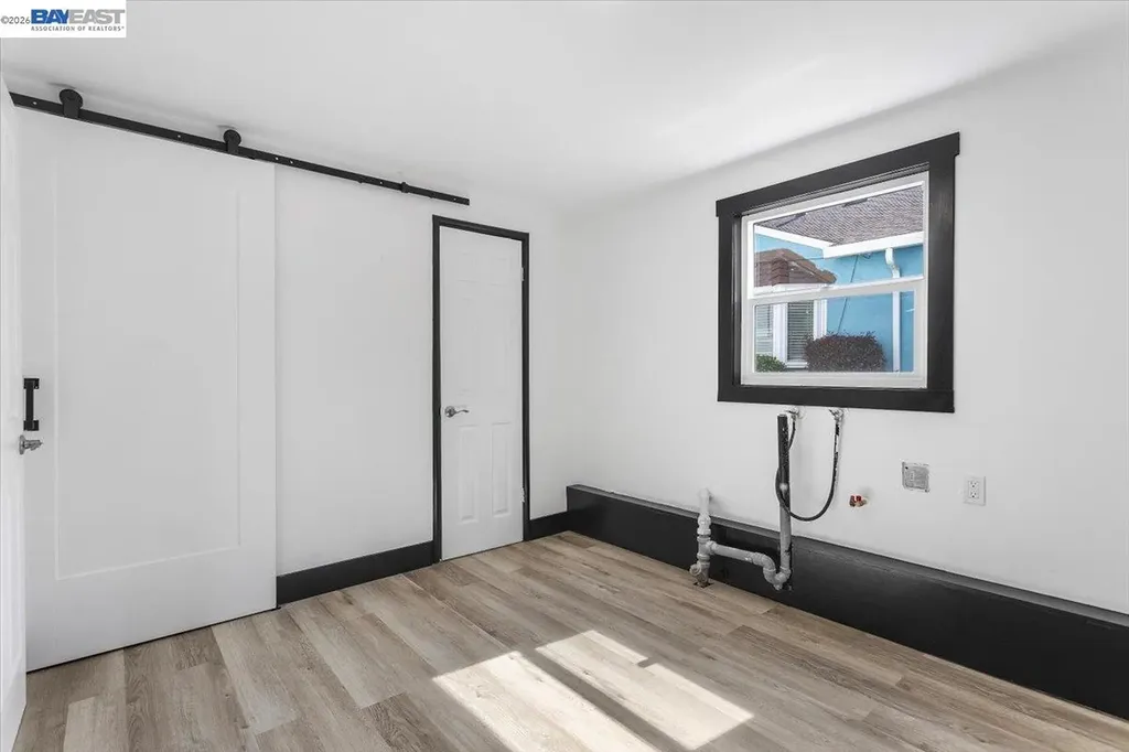 5301 Brann Street Oakland CA 94619