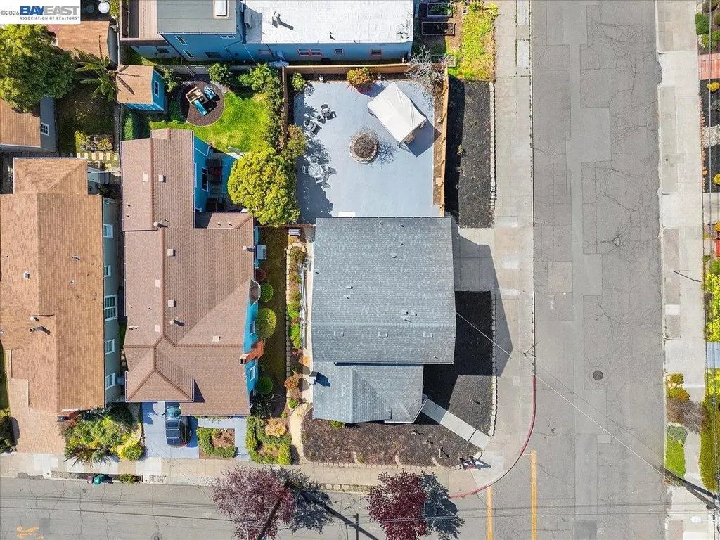 5301 Brann Street Oakland CA 94619