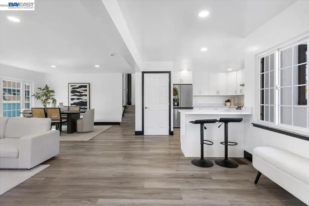 5301 Brann Street Oakland CA 94619