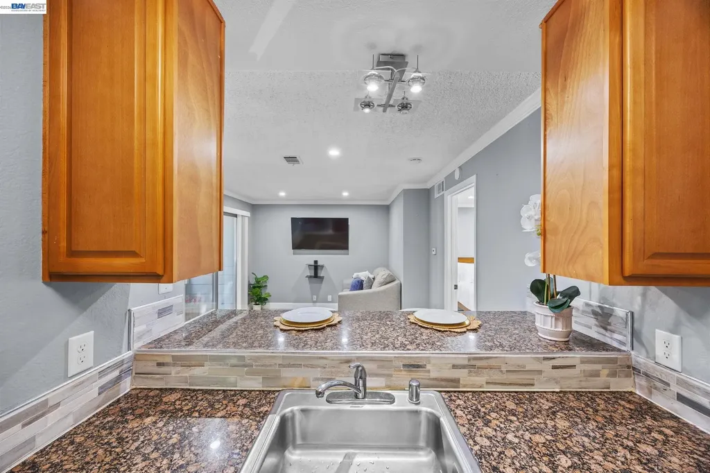 29627 Desert Oak Ct Unit #26 Hayward CA 94544