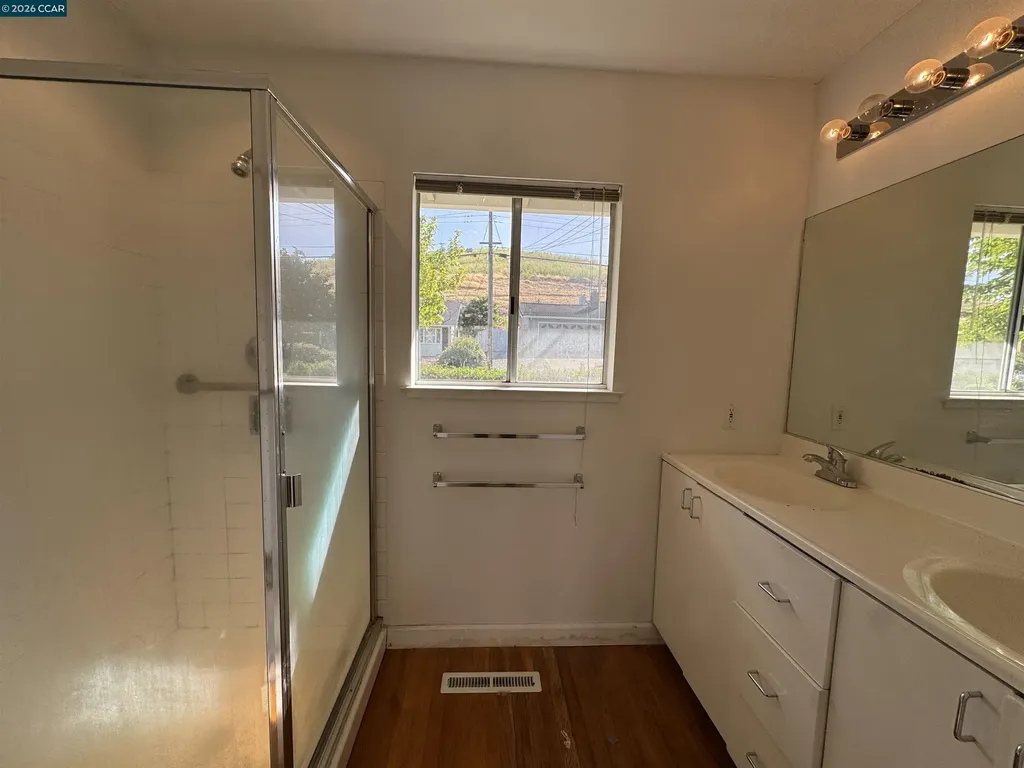 1142 Larch Avenue Moraga CA 94556
