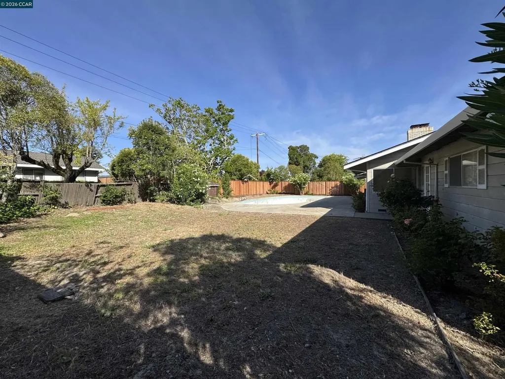 1142 Larch Avenue Moraga CA 94556